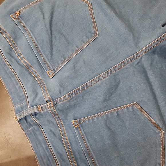 Rachel Roy light wash jeans - Picture 4 of 5
